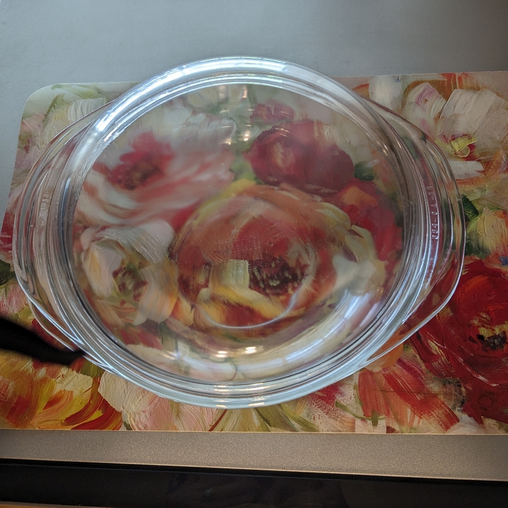 Pyrex Casserole Dish - Picture 3 of 4